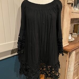 Elegant Black Tunic with Lace Details